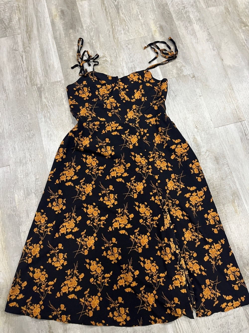 Dress 👗 plus size xxl Floral Tie-Shoulder Midi Dress in Black and Mustard - Picture 2 of 12